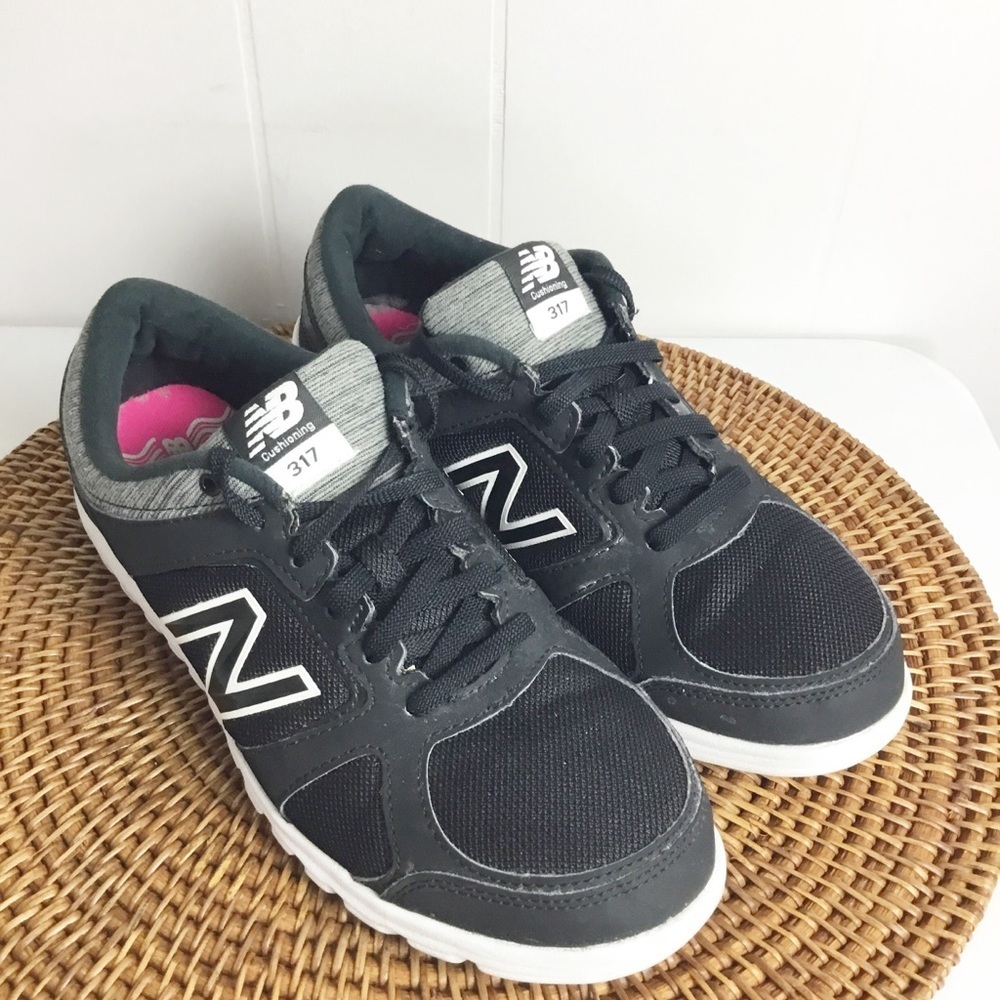 New Balance Cush Plus Black & White Running Shoes Size 10